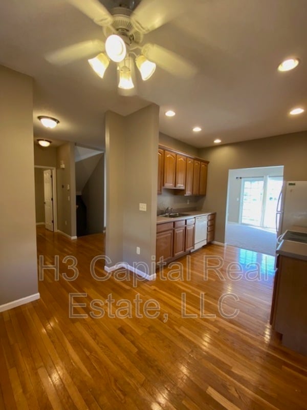 Building Photo - 621 Titan Dr