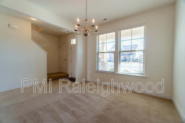Building Photo - 508 Eagles Wy