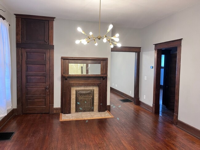 Building Photo - 2205 Kirby Ave