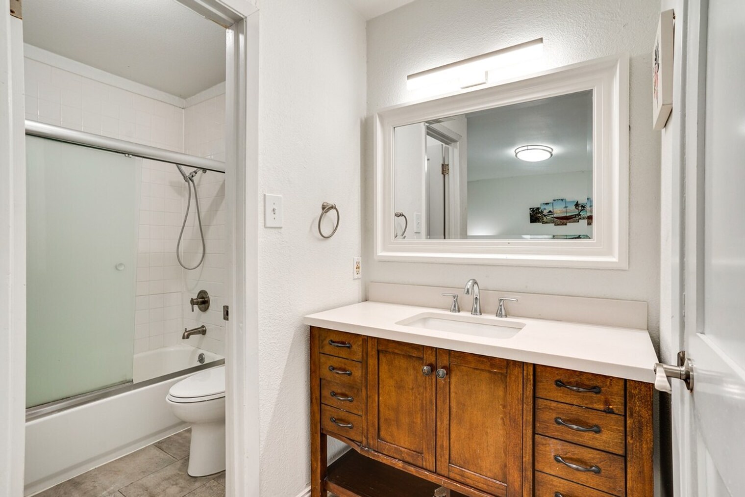 Building Photo - 6648 E Lovers Ln