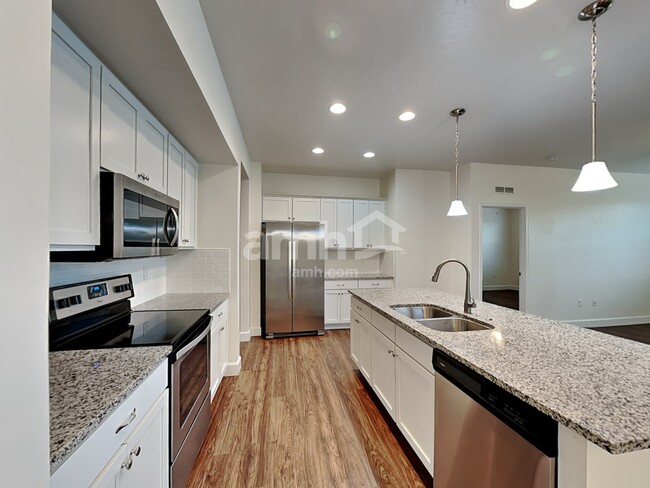 Building Photo - 245 E Sicily Dr