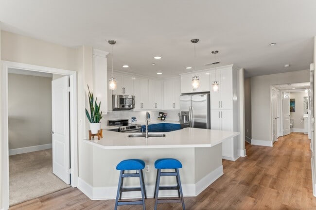 Building Photo - 1019 Costa Pacifica Way