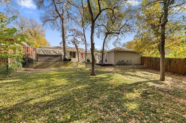 Building Photo - 8053 Claremont Dr