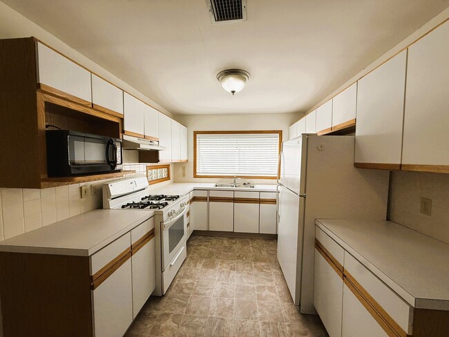 Building Photo - 6126 E Gilbert St