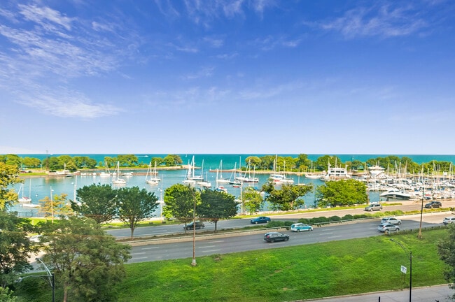 Building Photo - 3200 N Lake Shore Dr