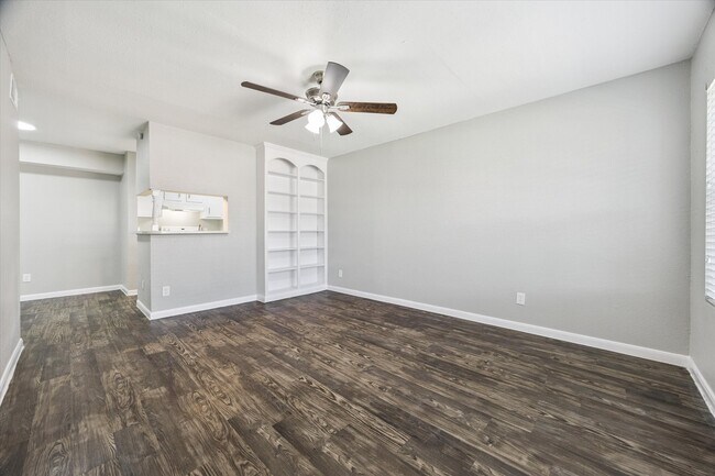 Building Photo - 3800 Sherwood Ln