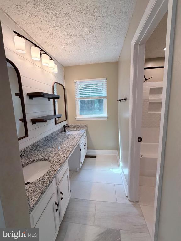 Building Photo - 917 Cypress Point Cir