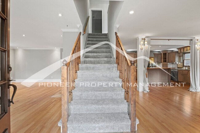 Building Photo - Charming 2-Bedroom + Office in the Historic Old North End, with access to 2 car garage spaces.