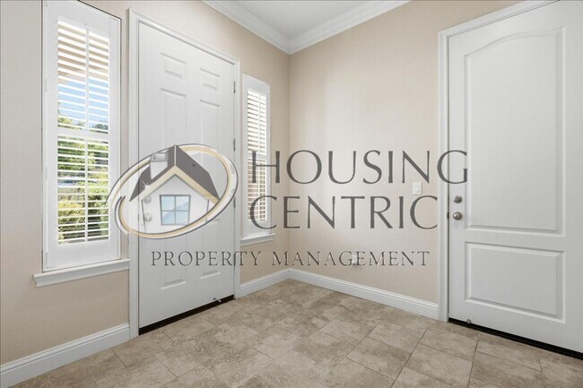 Building Photo - Executive Gated Rental with Stunning Views & Solar!