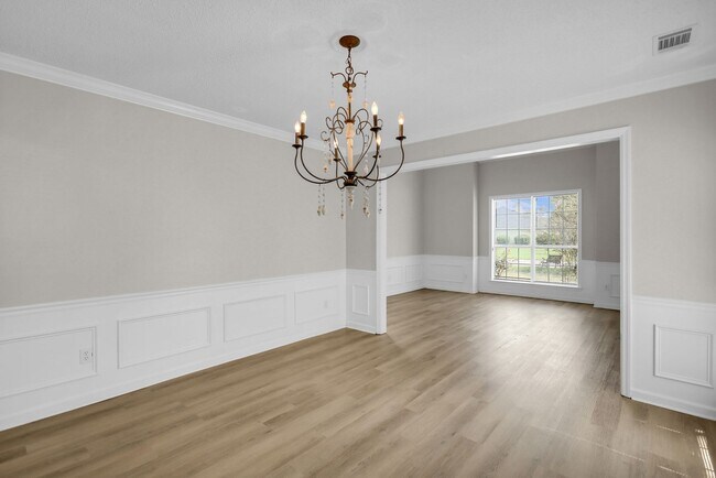 Building Photo - Stunning 4-bed Home in Hinesville With Two...