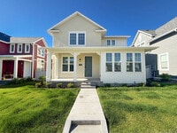 Building Photo - Bright - Open Floor Plan - Steps away from...