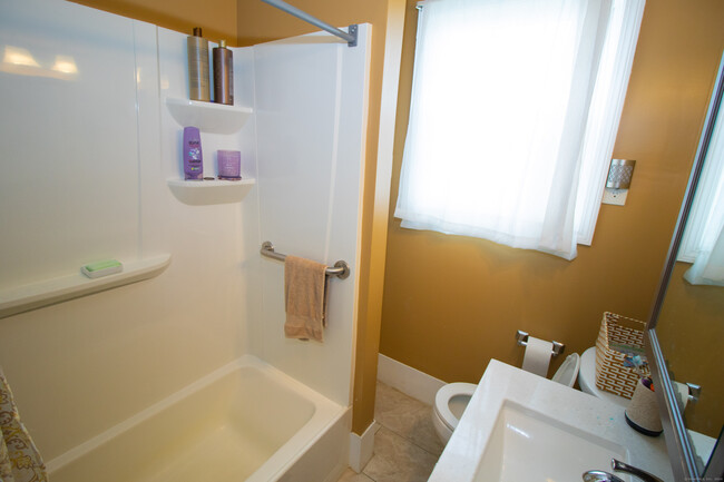 Building Photo - 65 Myano Ln