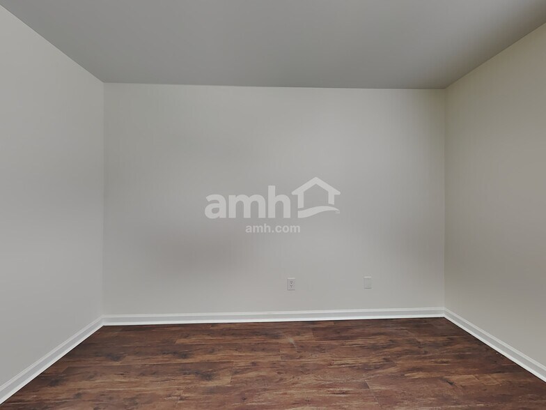 Building Photo - 1856 Planters Walk Dr