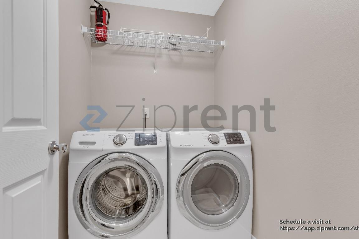 Building Photo - 17547 SW Vanguard Ln