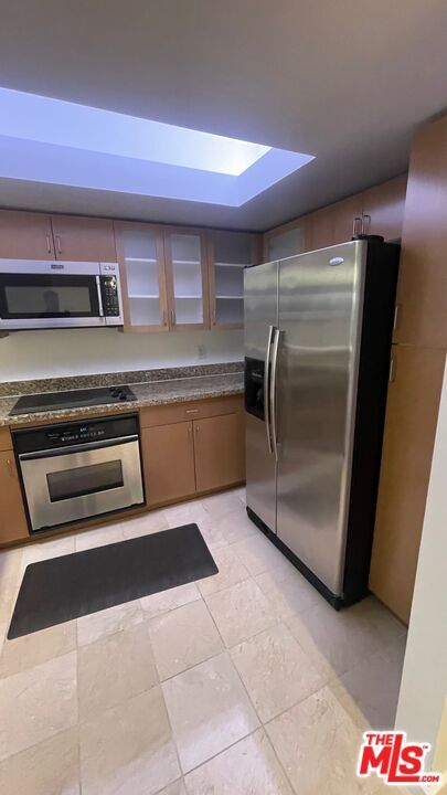 Building Photo - 13700 Marina Pointe Dr