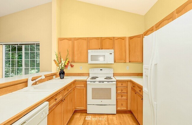 Building Photo - 18641 NE 55th Way