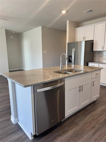 Building Photo - 2106 Dunbar Dr