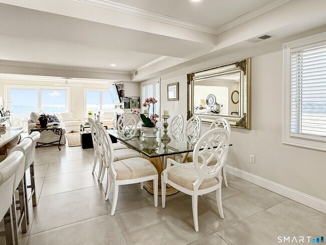 Building Photo - 41 Hillside Ave