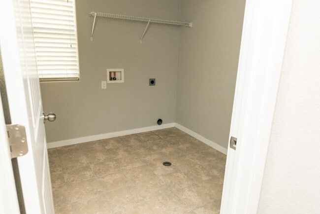 Building Photo - 7797 Wagonwood Pl