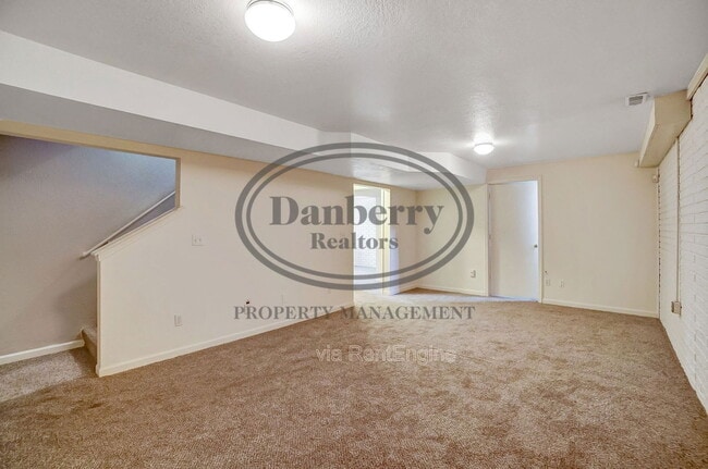 Building Photo - 3612 Willow Run Dr