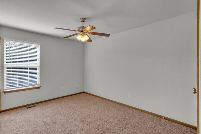 Building Photo - 601-603 Glenstone Dr.