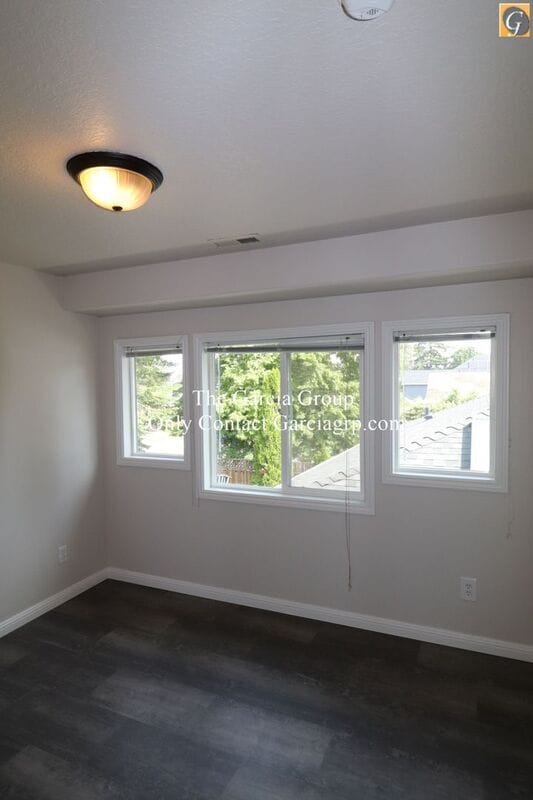 Building Photo - 9135 N Oswego Ave