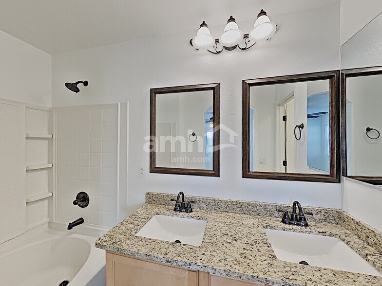 Building Photo - 14223 W Country Gables Dr