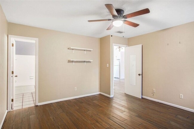 Building Photo - Spacious 3 bedroom duplex for rent in NE T...