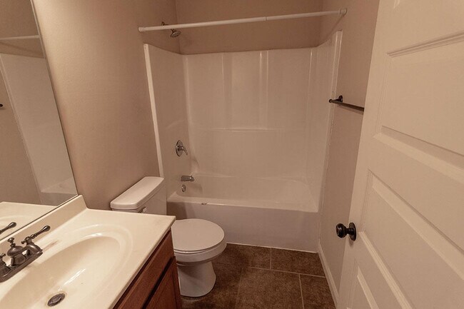 Building Photo - 4614 Dehaven Dr