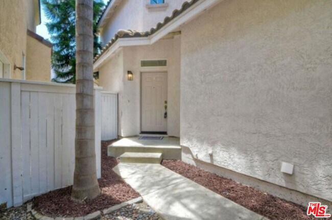 Building Photo - 1817 Calypso Dr