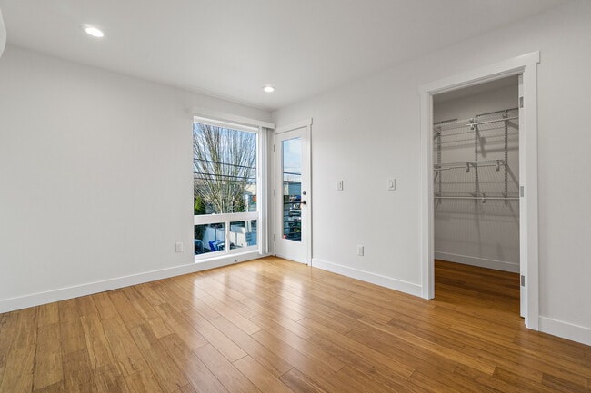 Building Photo - 2611 41st Ave SW
