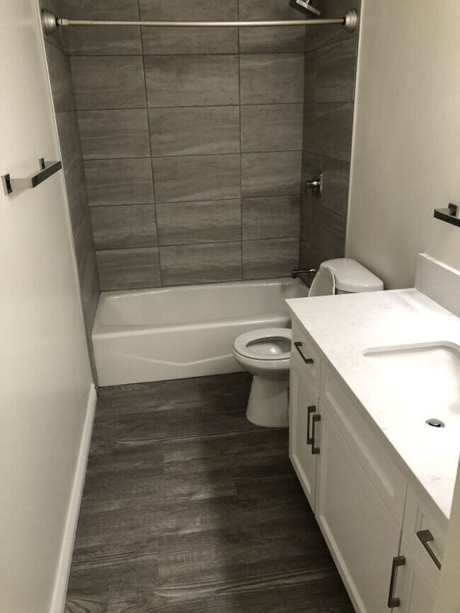 Building Photo - 1930 E Kirkwood Ave