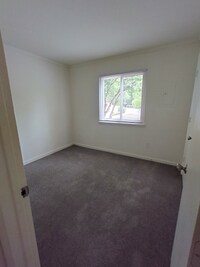 Building Photo - 600 Reusens Rd