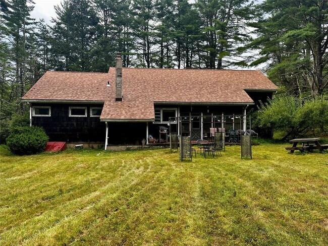 Building Photo - 90 Hillside Rd