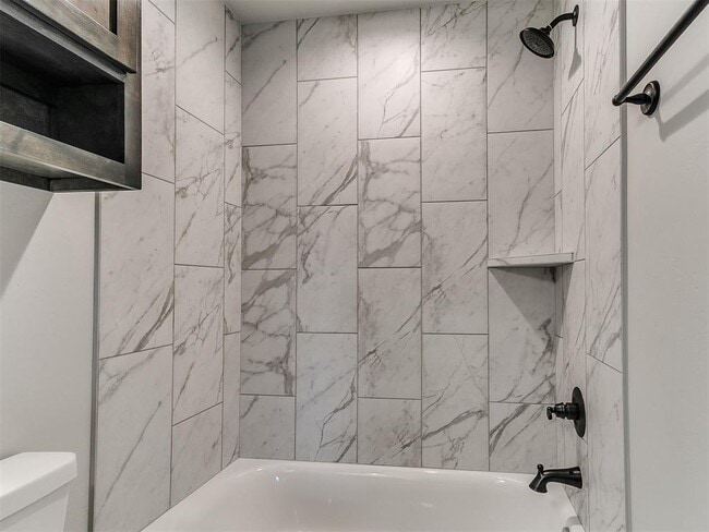 Building Photo - 12104 Rockbed Dr