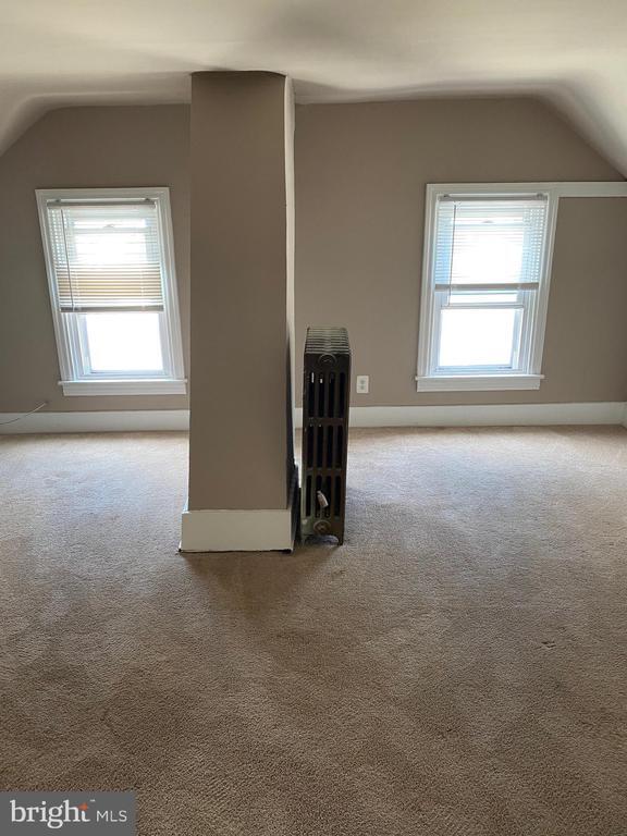 Building Photo - 14 Walnut St