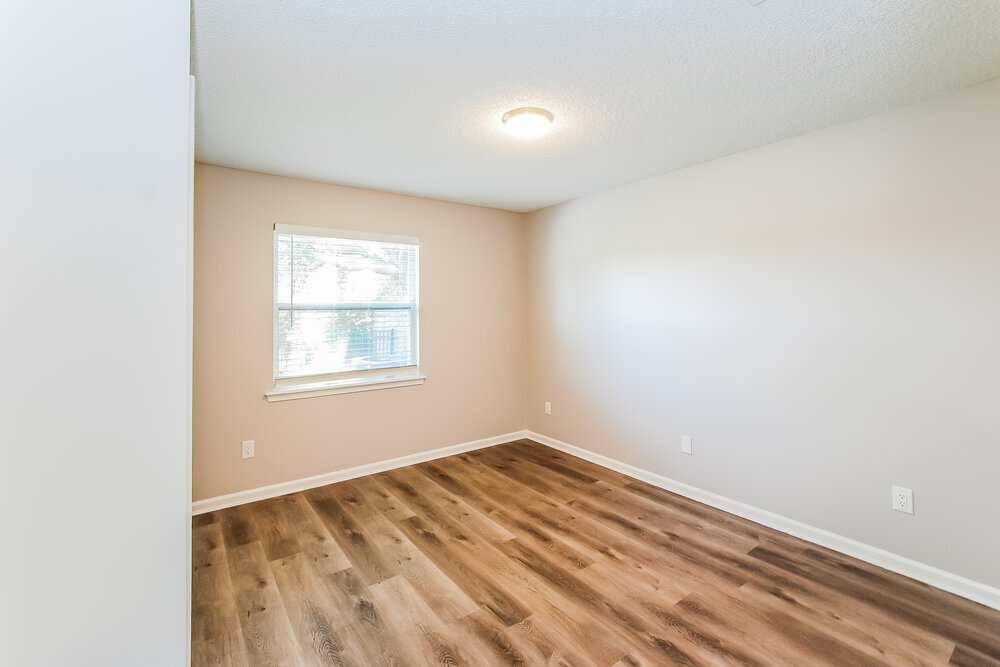 Building Photo - 3750 Barbizon Cir S