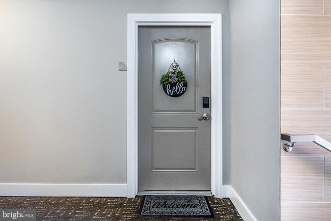 Building Photo - 417 18th St NE