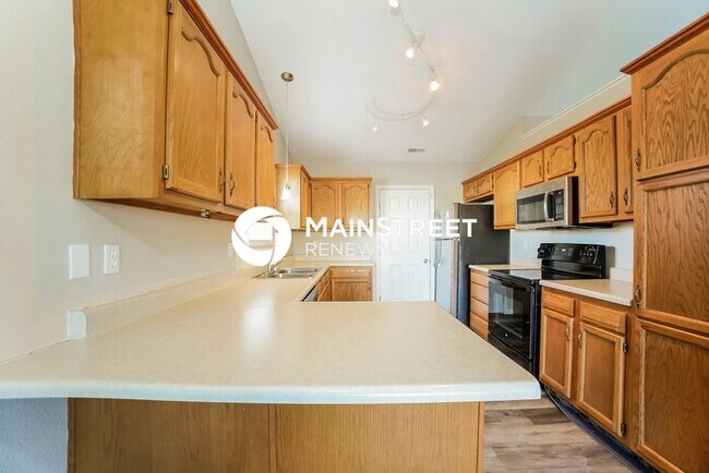 Building Photo - 3 Bedroom Pet-Friendly Home in INDIANAPOLIS, IN with Main Street Renewal