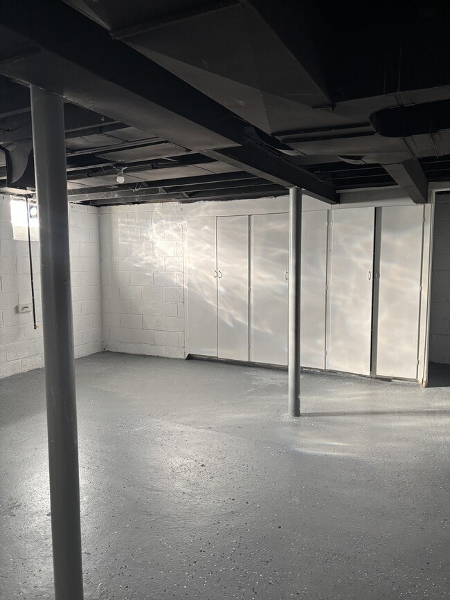 Building Photo - 8064 Suzanne Ave