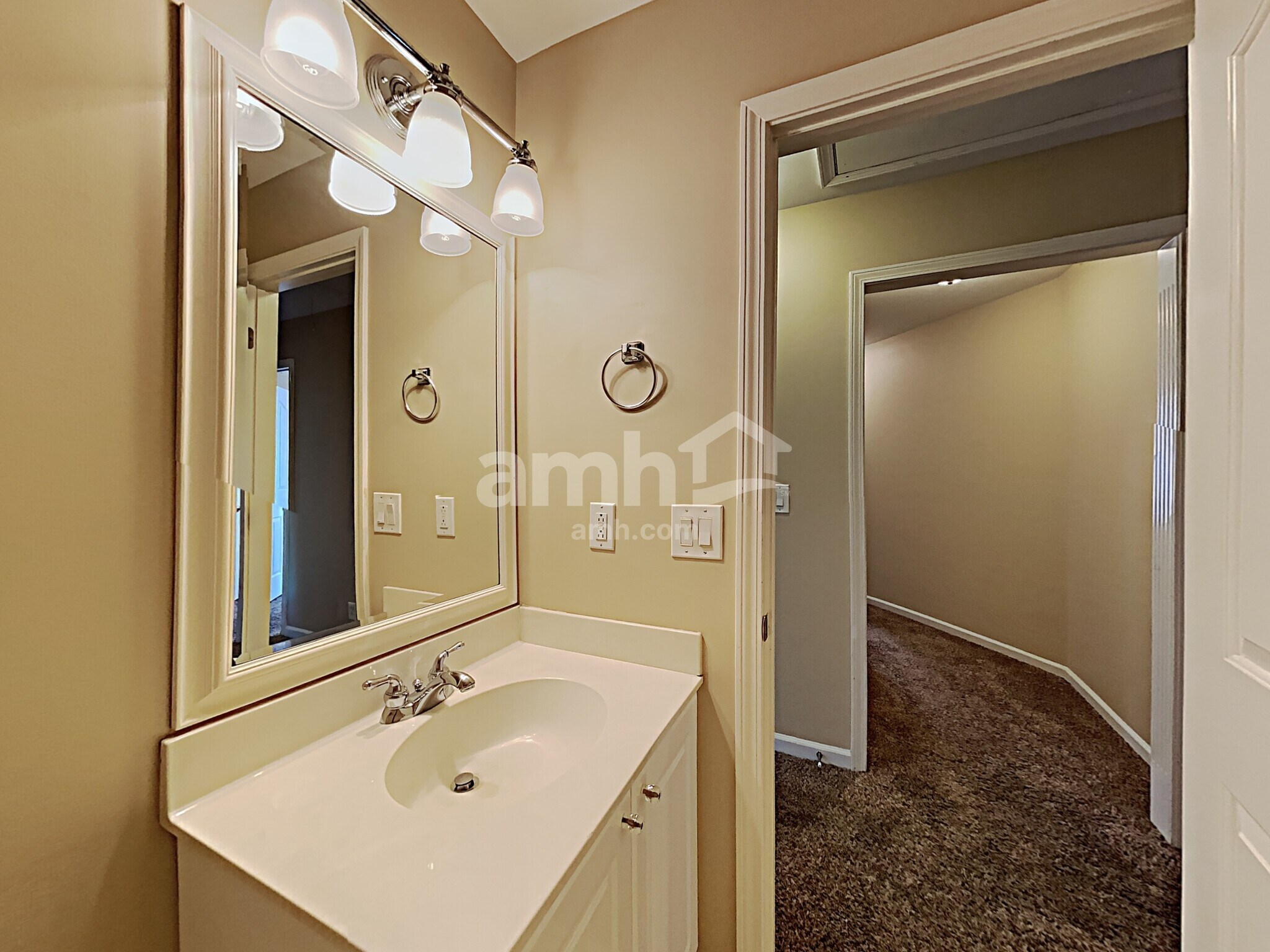 Building Photo - 1068 Blairfield Dr
