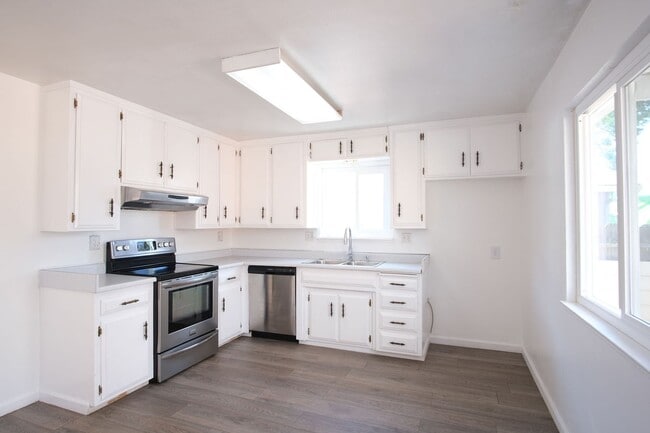 Building Photo - Coming in August-Ceres Home!