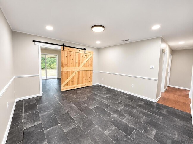 Building Photo - 1218 Briarrose Dr