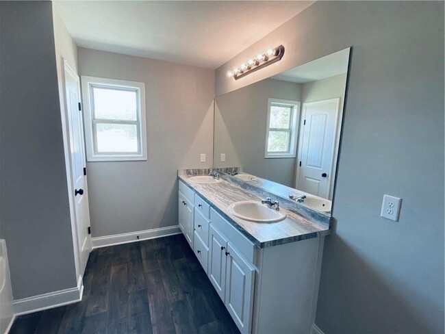 Building Photo - 1122 River Mist Cir