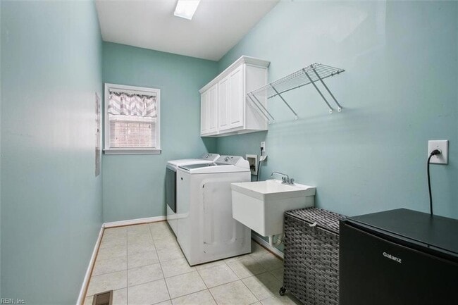 Building Photo - 5681 Regal Ct