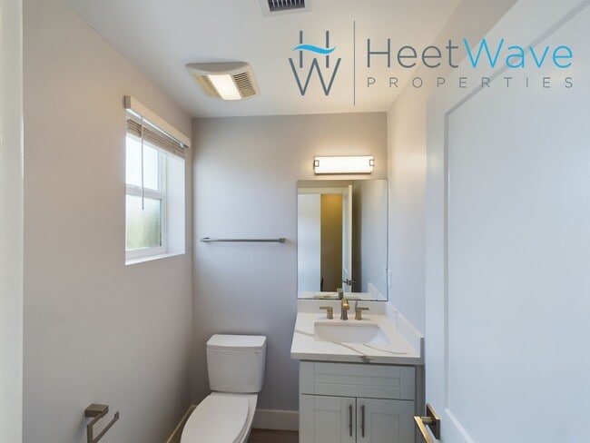 Building Photo - REZKO - E Street