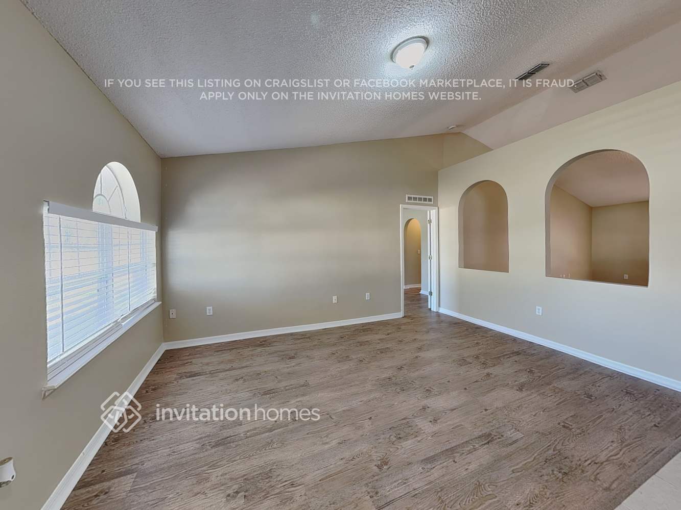 Building Photo - 1130 St Tropez Ct