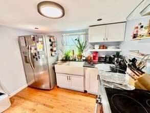 Building Photo - 14 Amity St