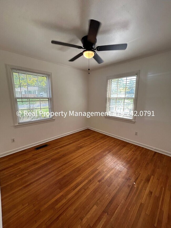 Building Photo - COMING IN JANUARY 2026 -  Bed 1 Bath HOUSE...