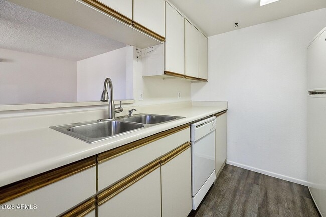 Building Photo - 756 Joan D Arc Ave